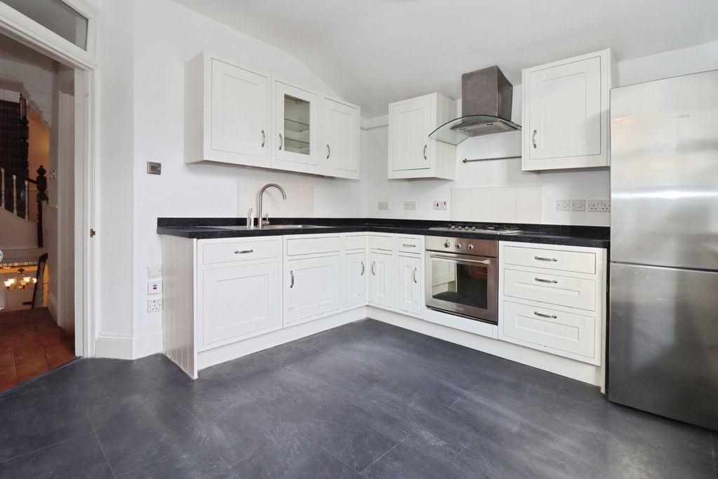 Property photo 3 of 22 Kitchen