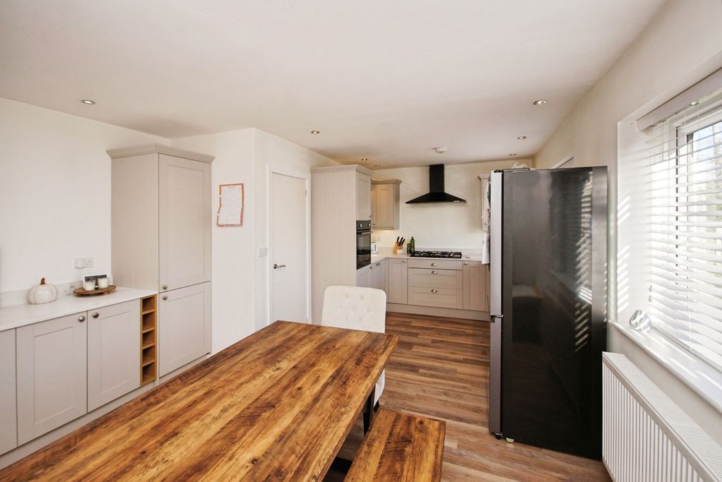 Property photo 3 of 17 Photo