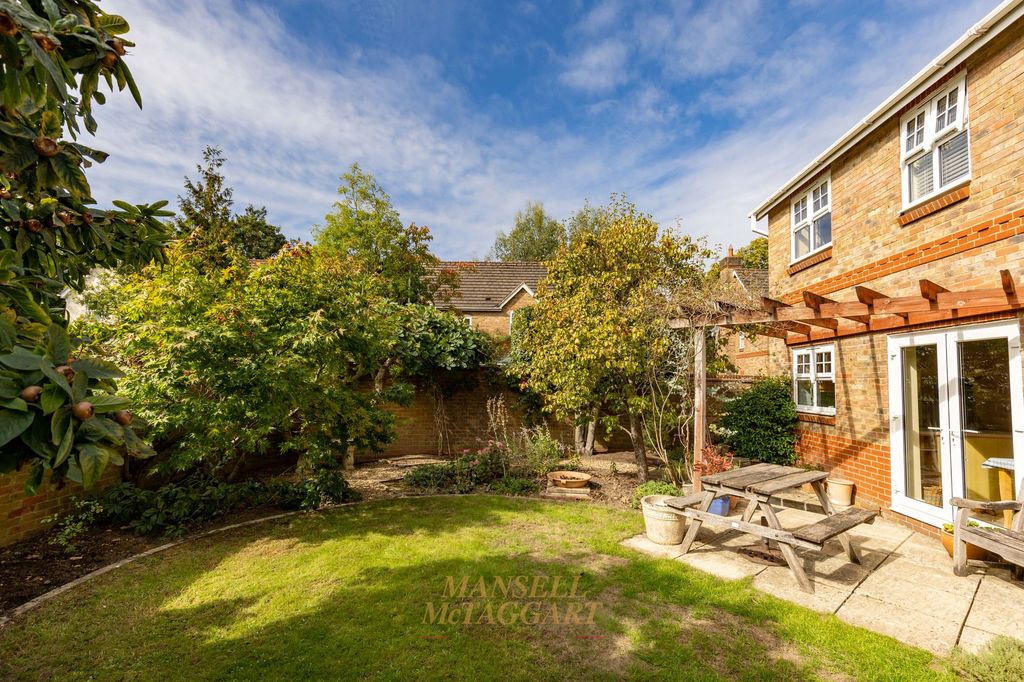 Property photo 2 of 24