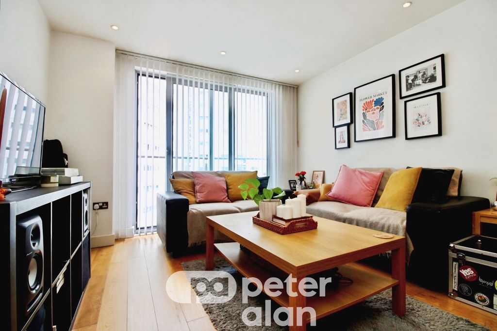 Property photo 2 of 10 Living Room