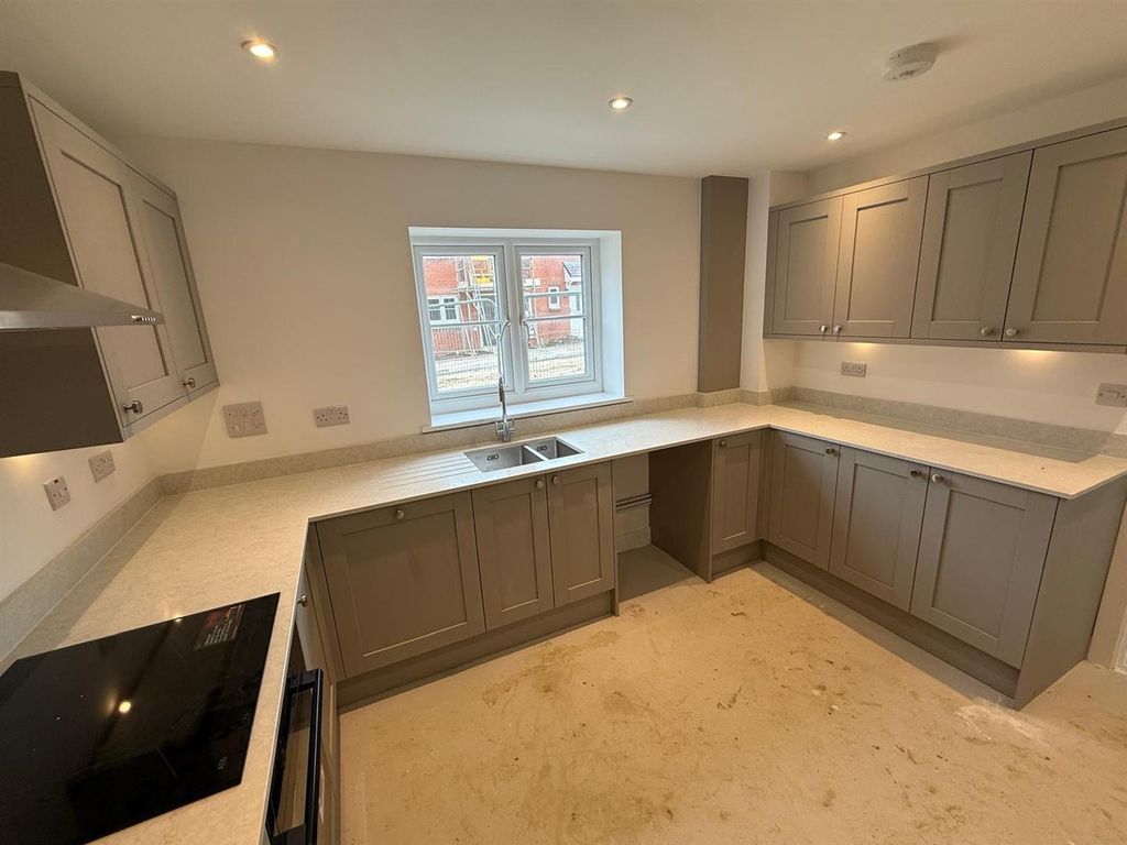 Property photo 2 of 13 Plot 302 Kitchen 2.Jpeg