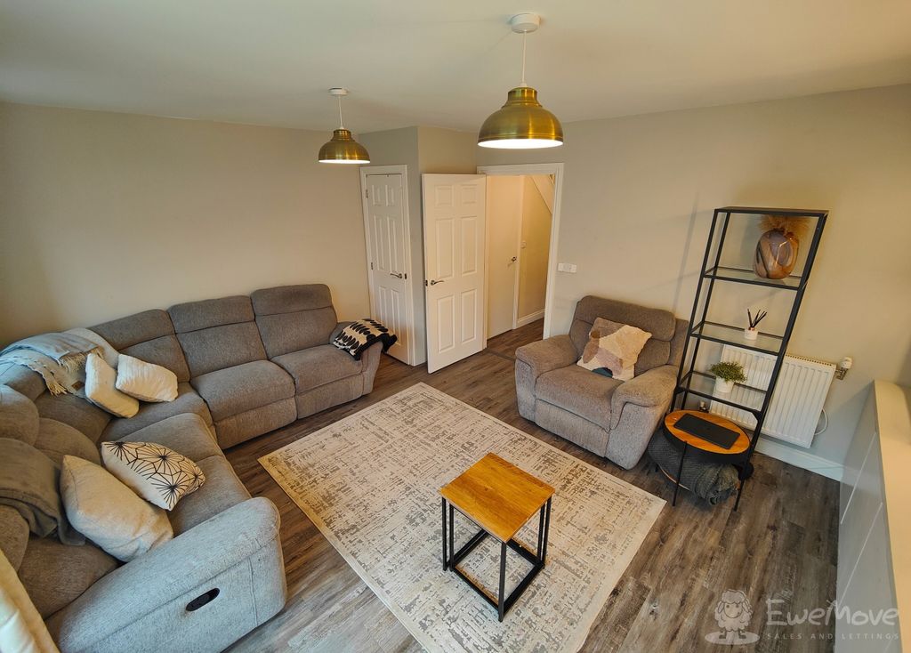 Property photo 3 of 12 Reception 2