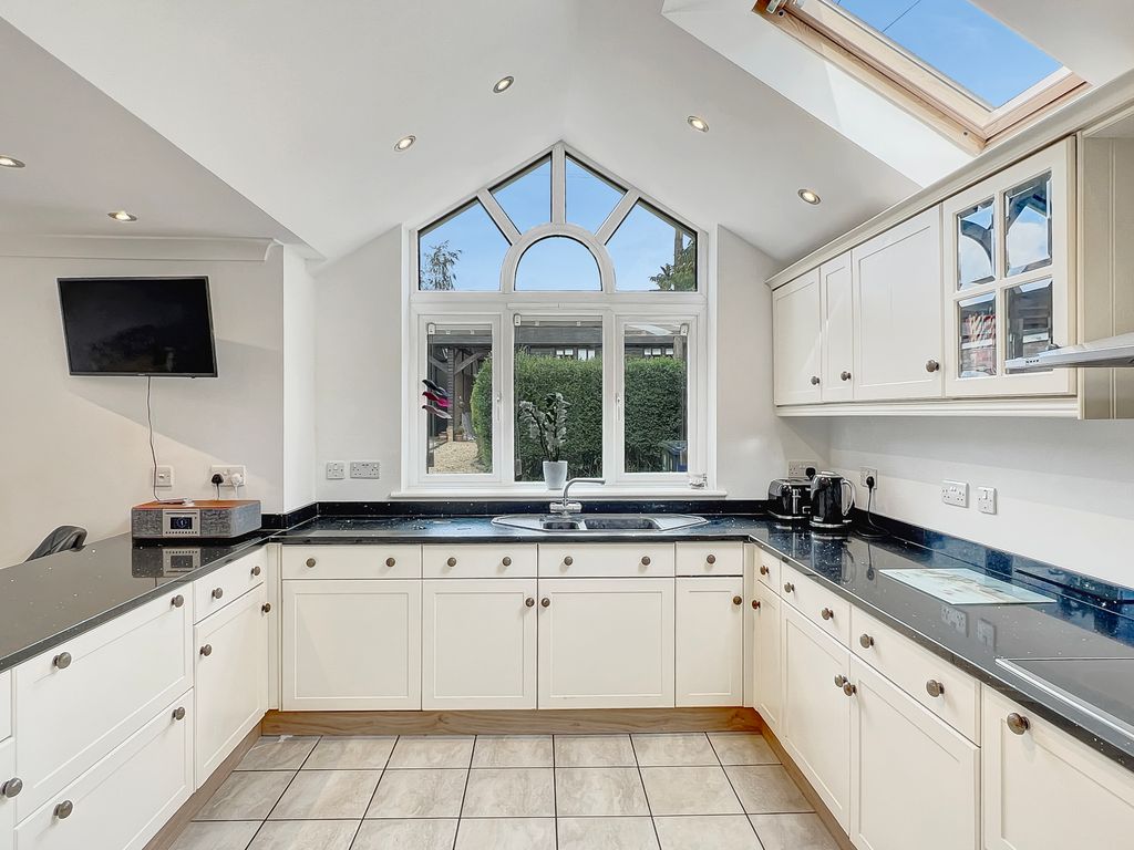 Property photo 3 of 20 Img6