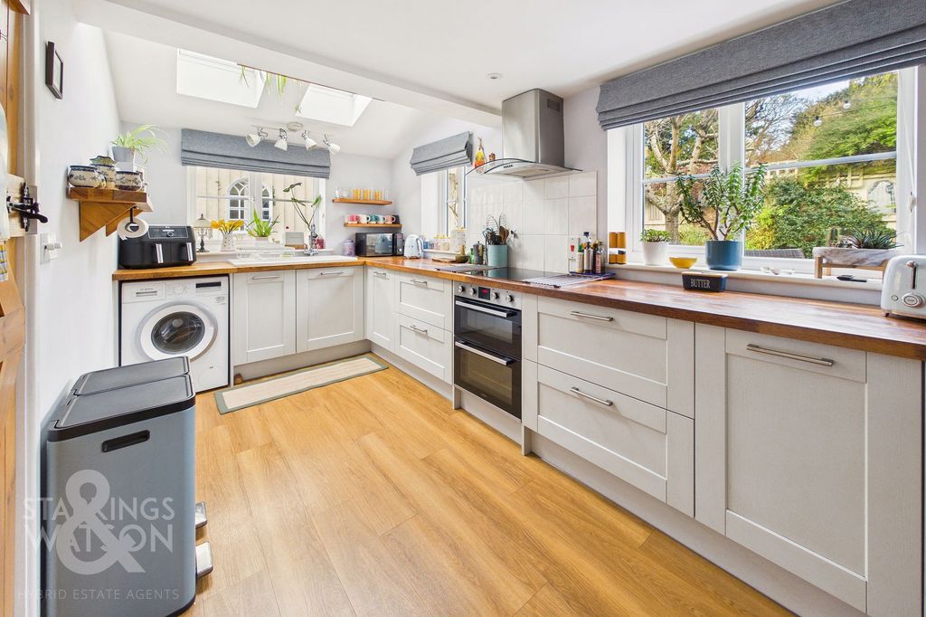 Property photo 3 of 20