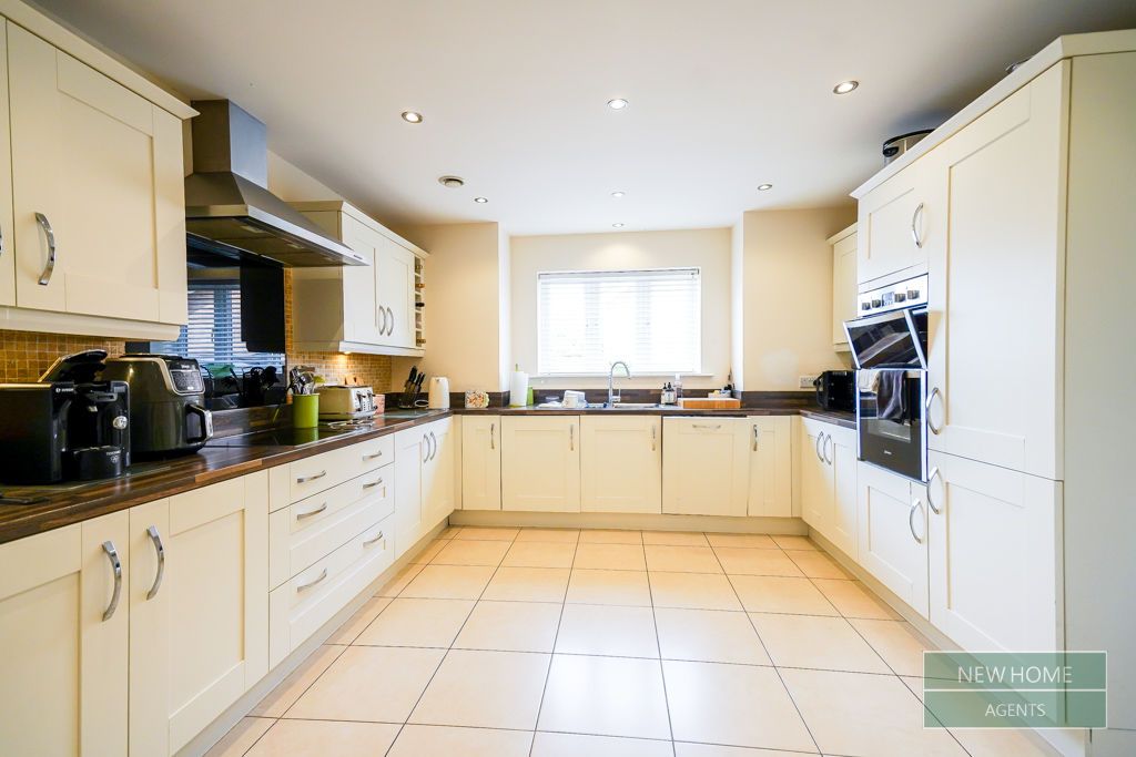 Property photo 2 of 16 Photo 12