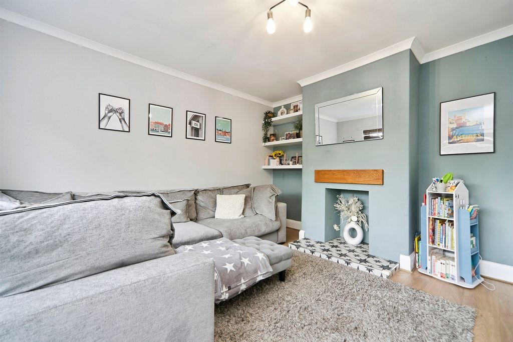 Property photo 2 of 14