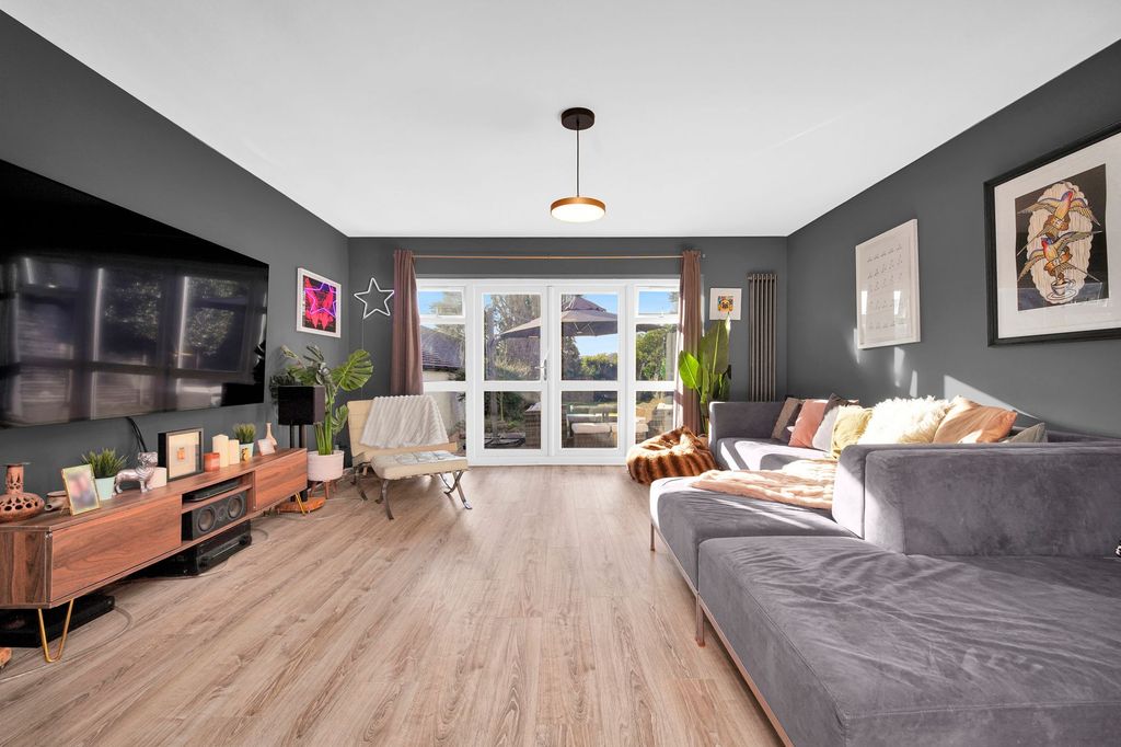 Property photo 1 of 37