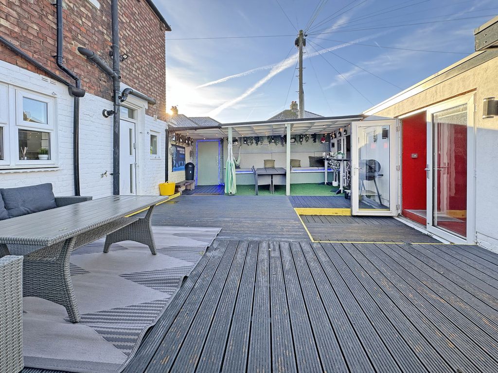 Property photo 3 of 45