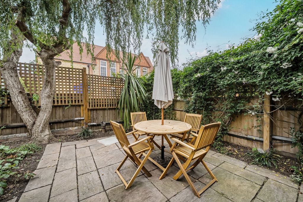 Property photo 2 of 19 Picture No. 14