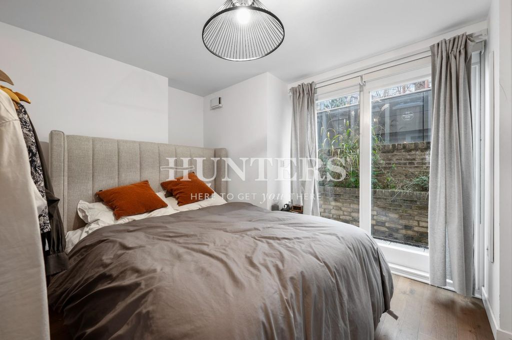 Property photo 3 of 7 Bedroom