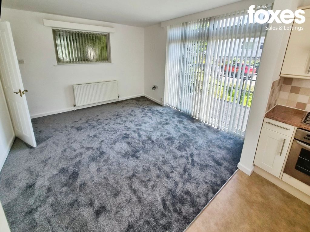Property photo 2 of 11 5212381