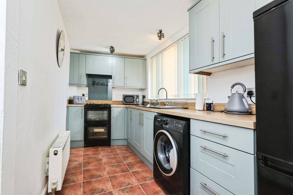 Property photo 3 of 17