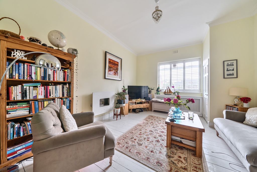 Property photo 3 of 15