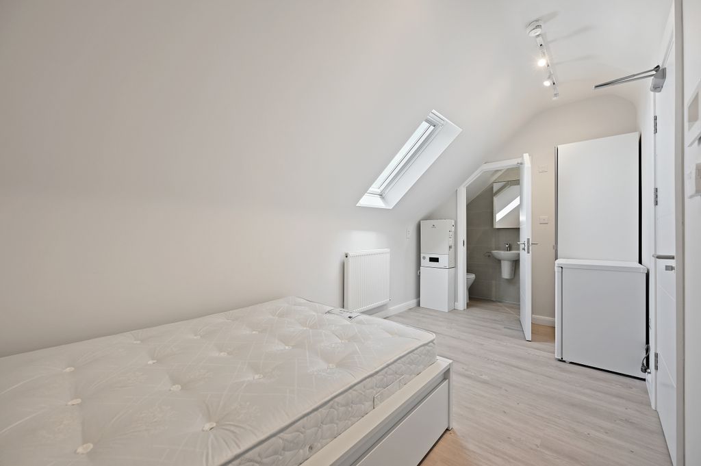 Property photo 1 of 5 Cs - 144 Hagden Lane - Studio25 A3 (1).Jpg