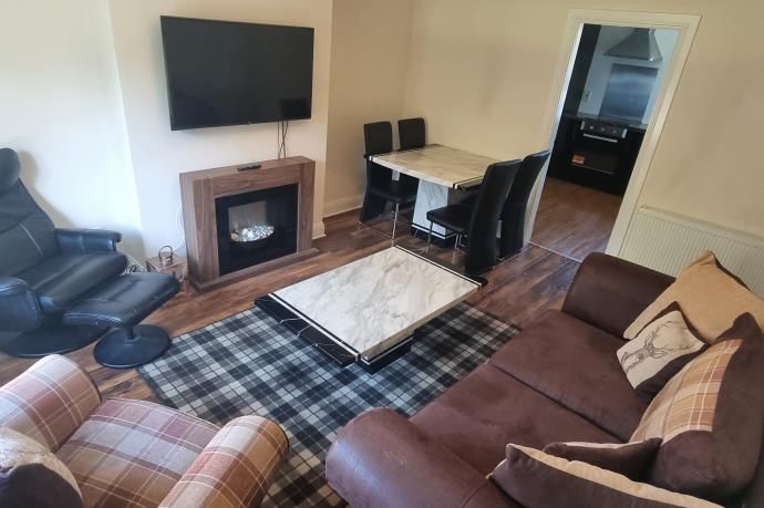 Property photo 1 of 21 Lounge