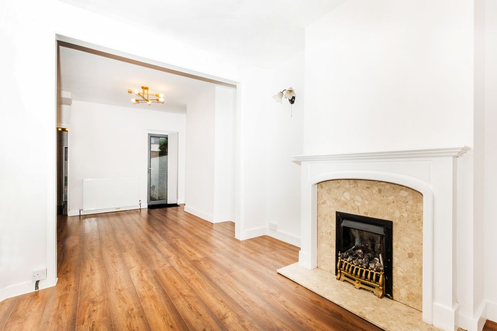 Property photo 3 of 28