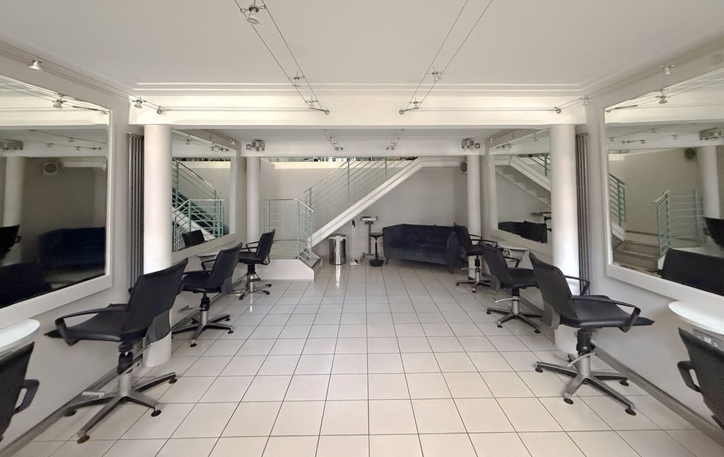 Property photo 3 of 14 Retailunitforsale_Altrincham_Lower Ground.Png