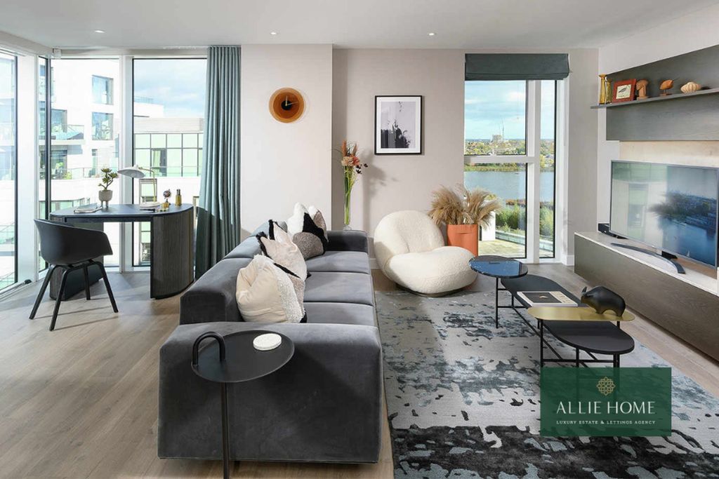 Property photo 2 of 27