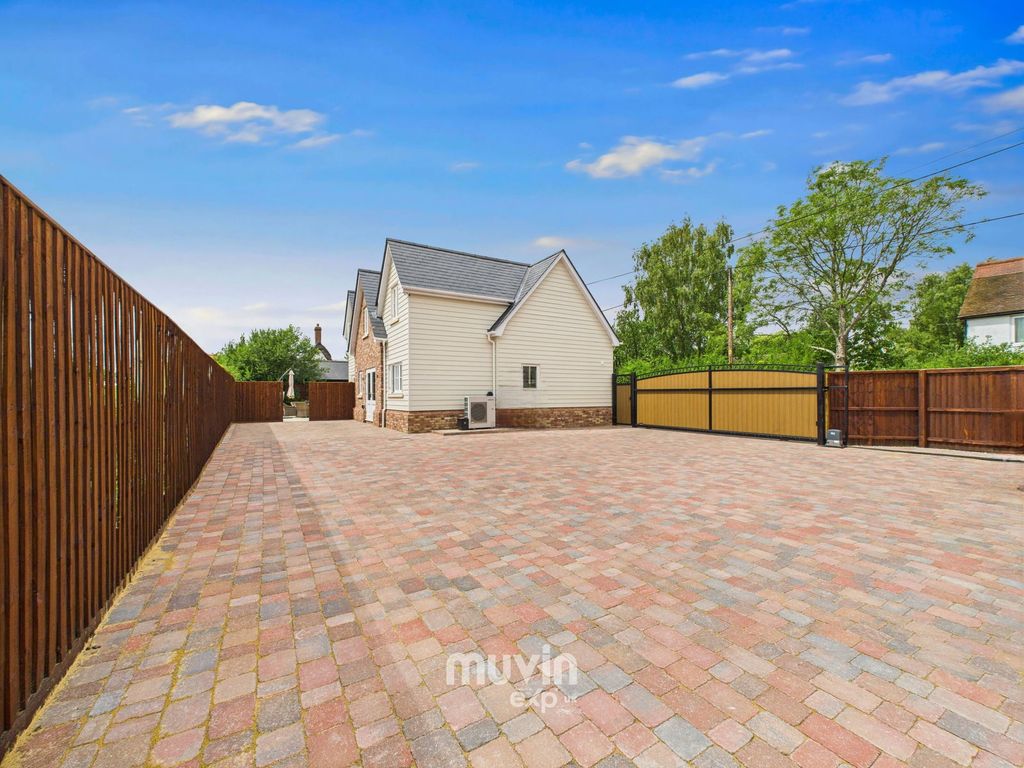 Property photo 3 of 33