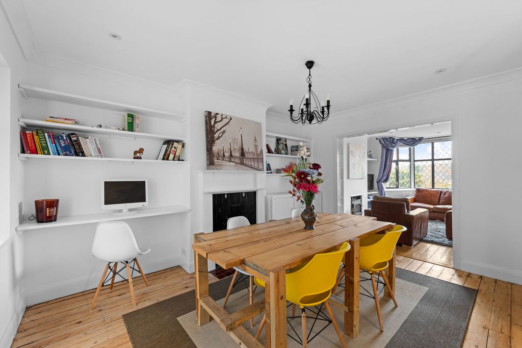 Property photo 2 of 20