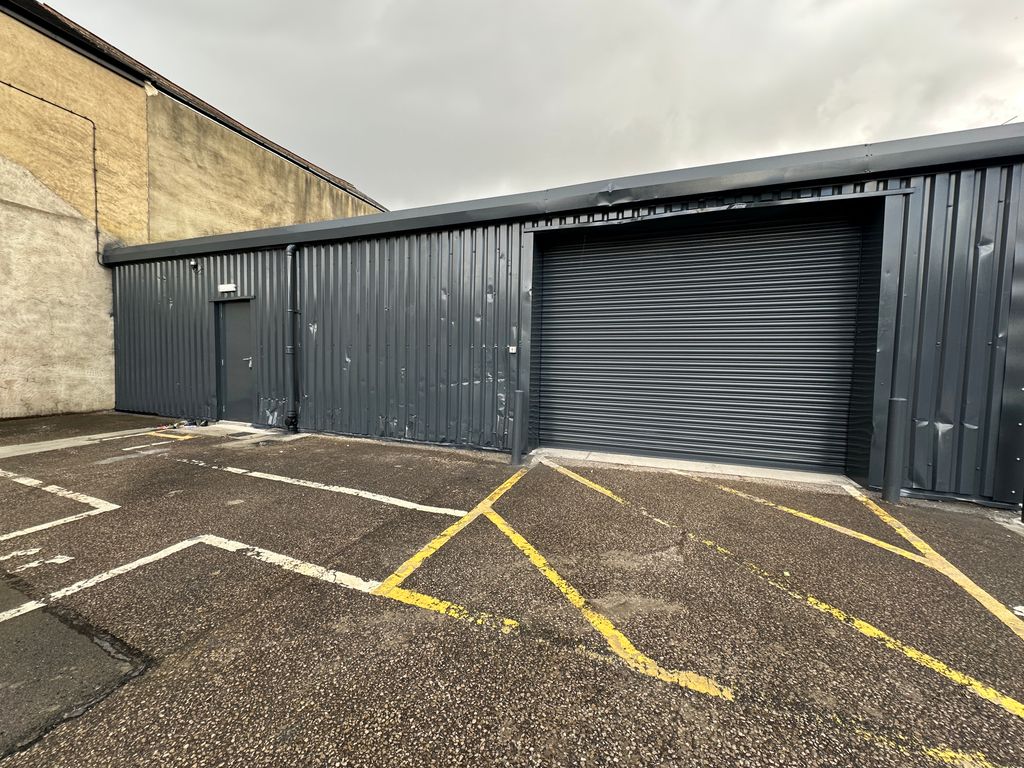 Property photo 1 of 2