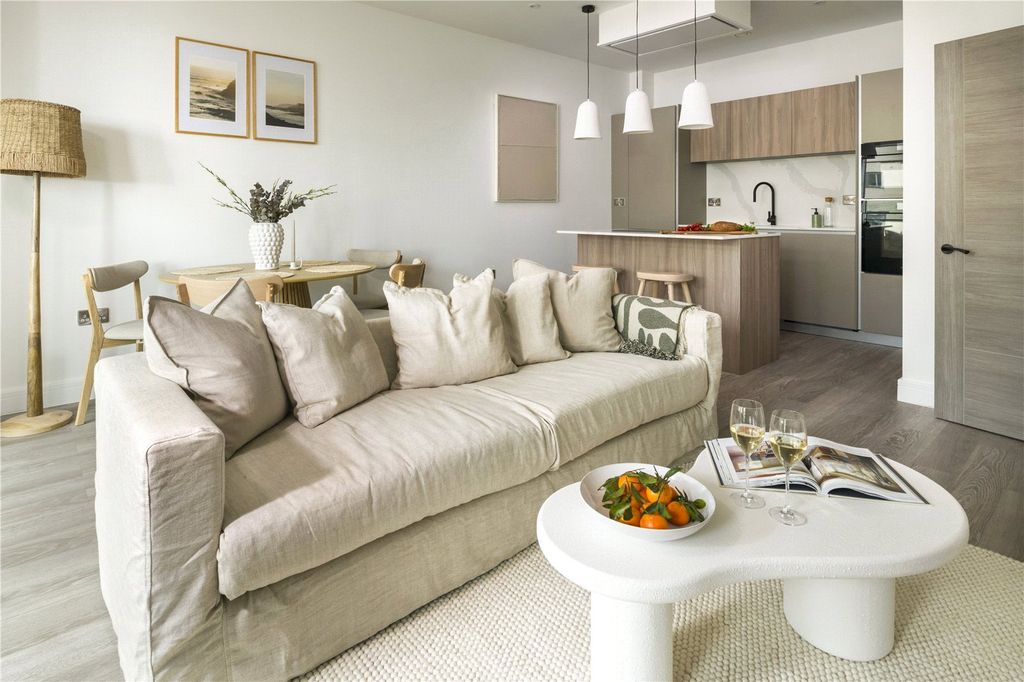 Property photo 1 of 19 Show Home