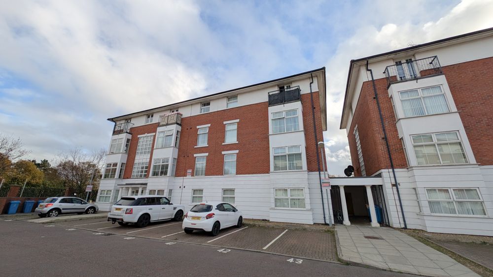 Property photo 2 of 7 Building