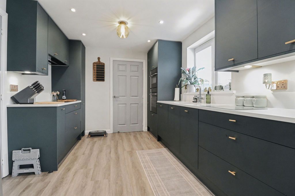 Property photo 2 of 11 Photo 2