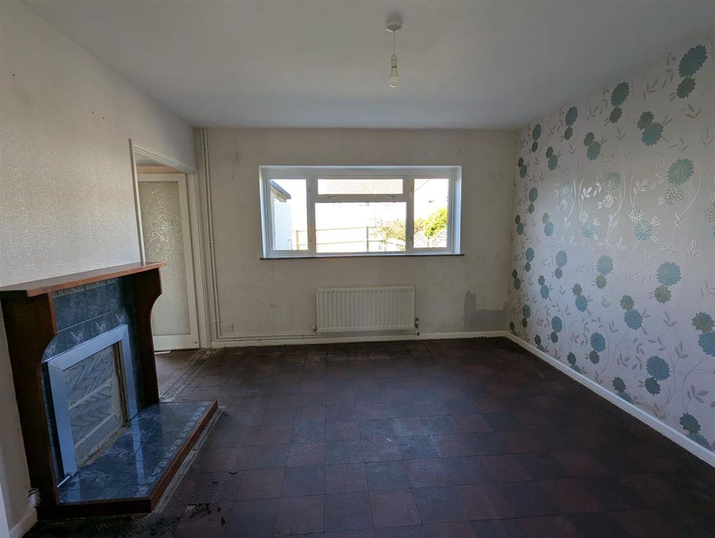 Property photo 2 of 23 8B0985E3-E11B-42B9-B8Ac-D4Afc6Ebe865.Jpeg