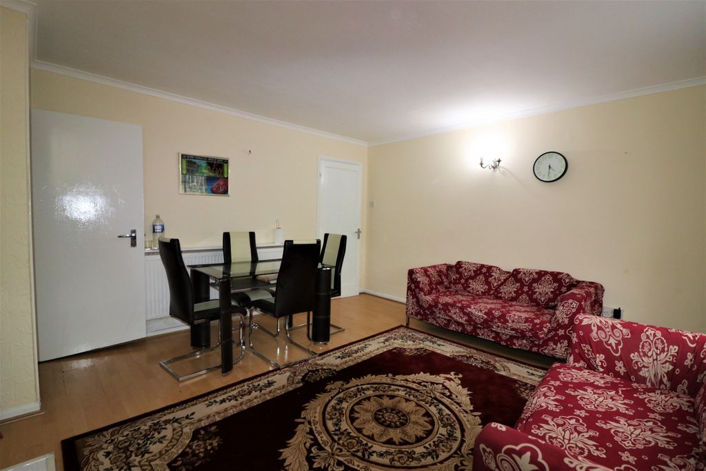 Property photo 3 of 6 Gallery