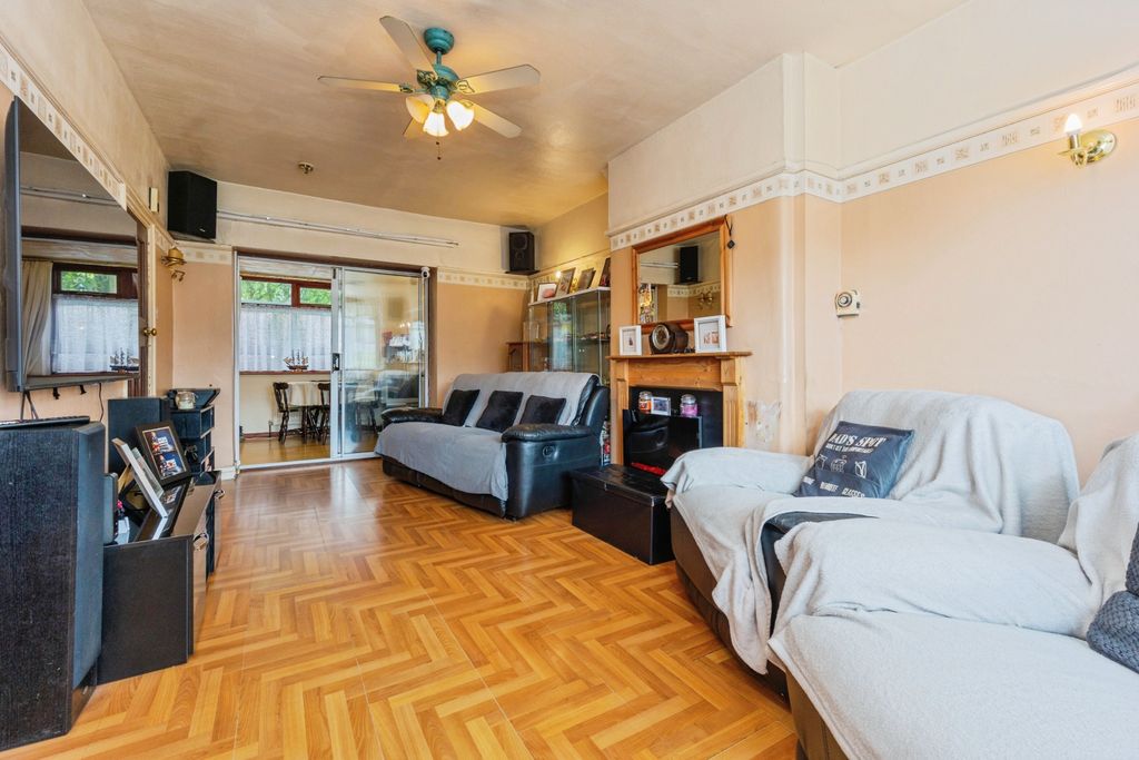 Property photo 3 of 15