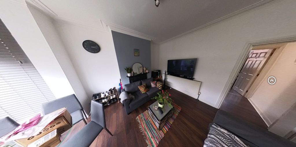 Property photo 3 of 9 Bright, Contemporary Living Room With Wood-Effect ...