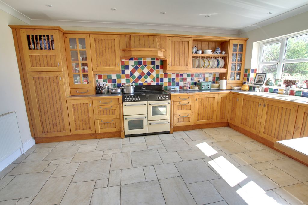 Property photo 3 of 22