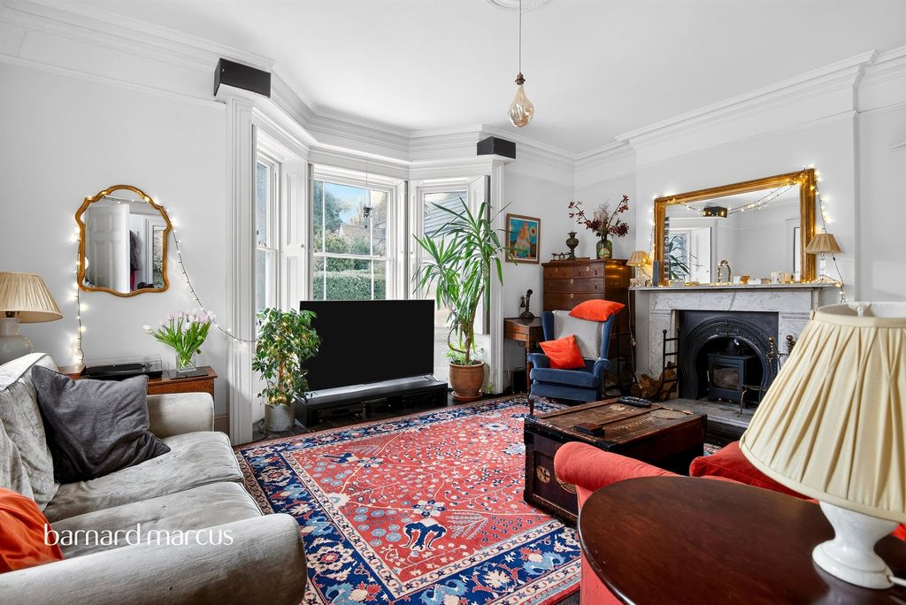 Property photo 3 of 19