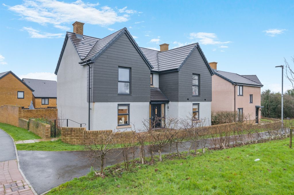 Property photo 1 of 23