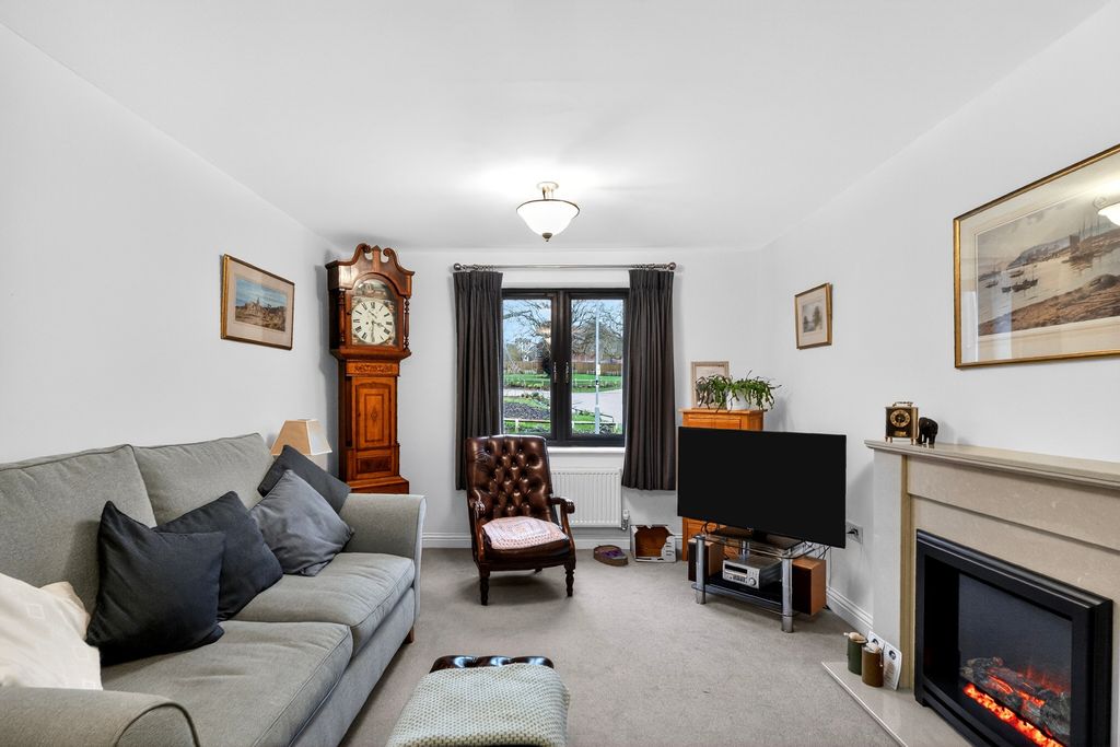 Property photo 2 of 19