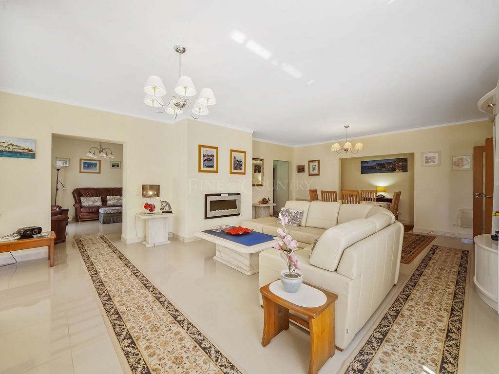 Property photo 3 of 30