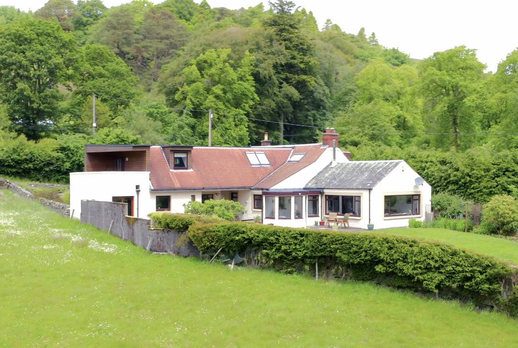 Property photo 1 of 25