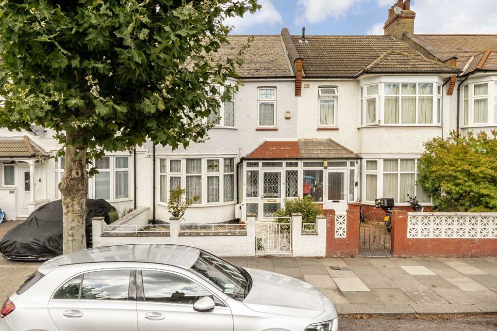 Property photo 1 of 8