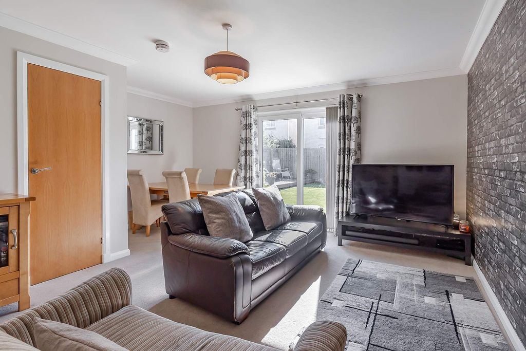 Property photo 2 of 26 4537874