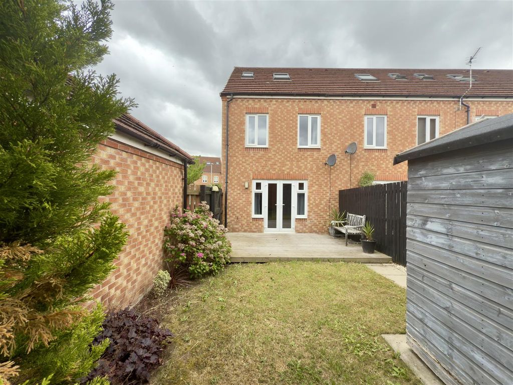Property photo 2 of 13 Externally