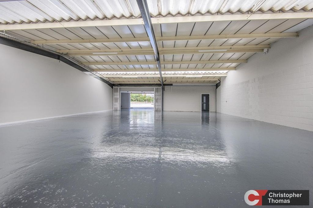 Property photo 3 of 6 Db3E88c8-0809-424A-A1F2-3B61F066ce16.Jpg