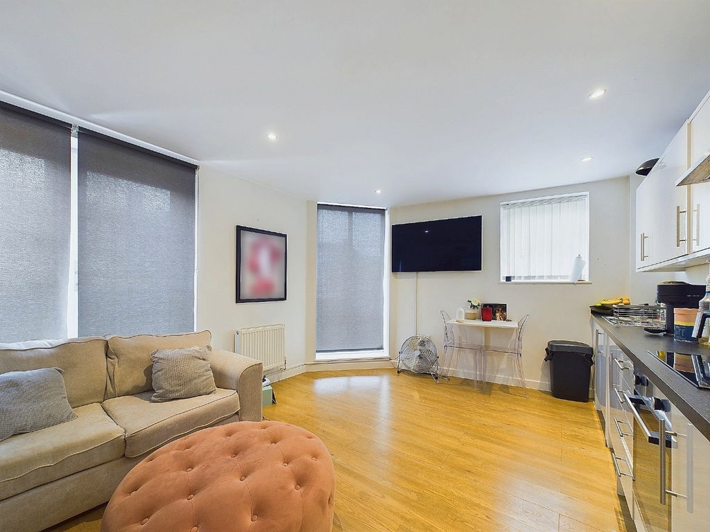 Property photo 2 of 11 2698284