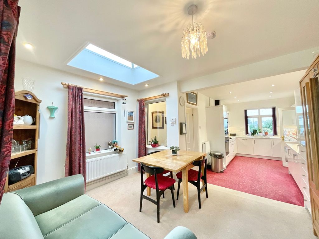 Property photo 3 of 27