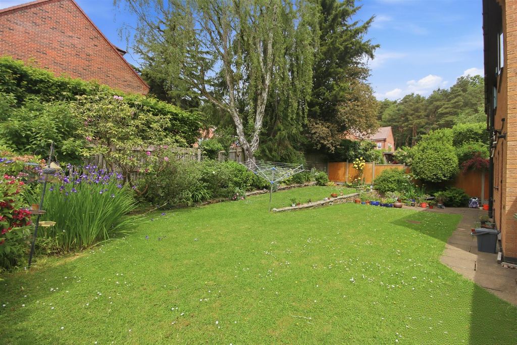 Property photo 3 of 24 Rear Garden 1