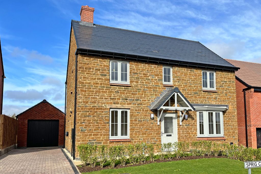 Property photo 1 of 10 Bradgate In Stone