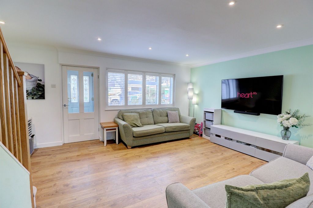 Property photo 2 of 11 Picture No. 02