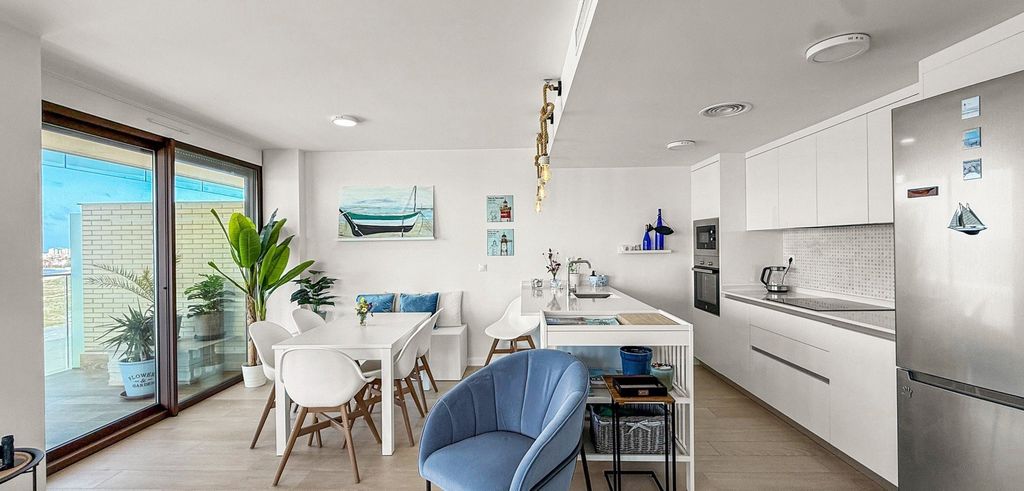 Property photo 2 of 35