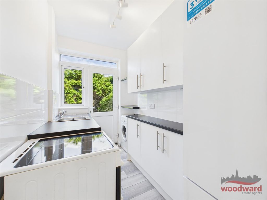 Property photo 2 of 9 Cam01320G0-Pr0341-Still009.Jpg