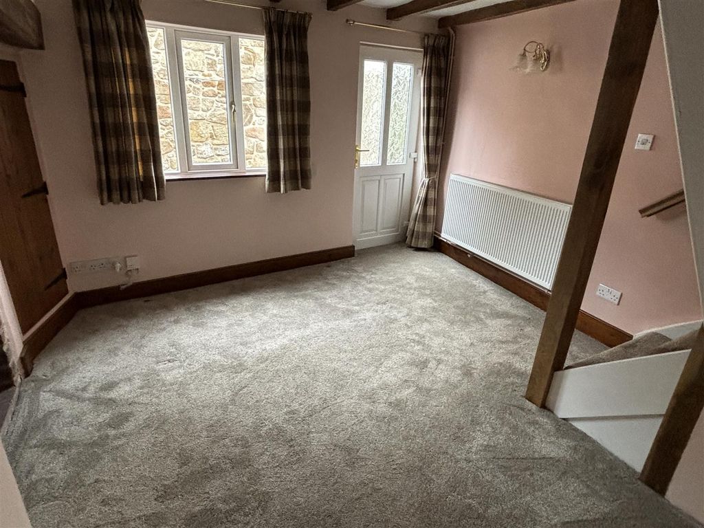 Property photo 2 of 10 Lounge